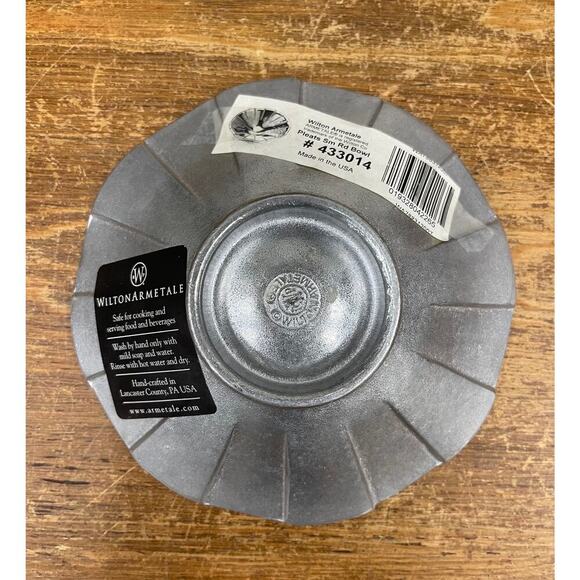 New Wilton Armetale Pleats Small Round Bowl. - Picture 2 of 3